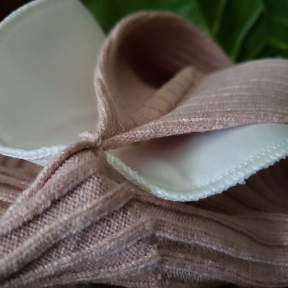 High Shoulder Turtleneck Size Small NEW! - Picture 12 of 13